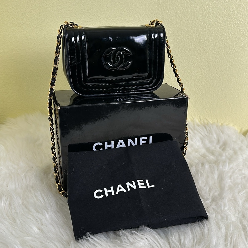 💯Authentic Chanel Black Patent Leather Chain Mini Bag🍀 - Picture 7 of 17